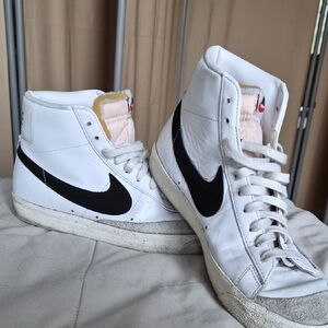 Nike White and Gray Sneakers